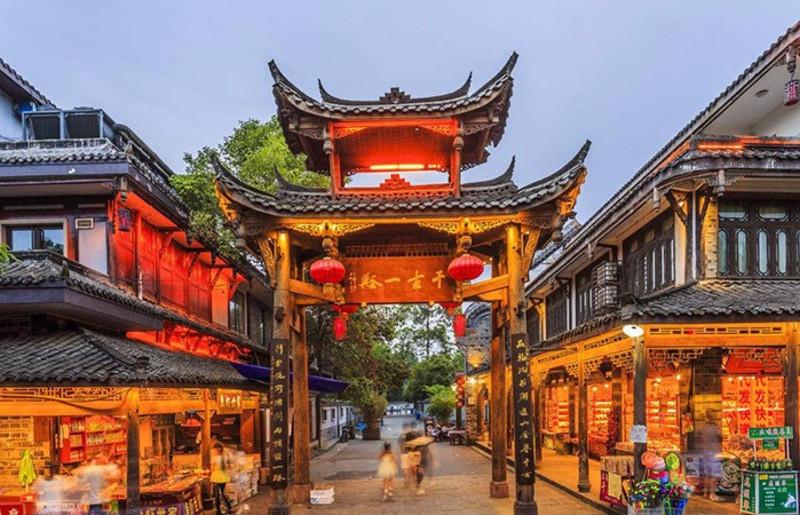 怎么看待目前一些大学生毕业后从事保姆阿姨工作？游戏画面